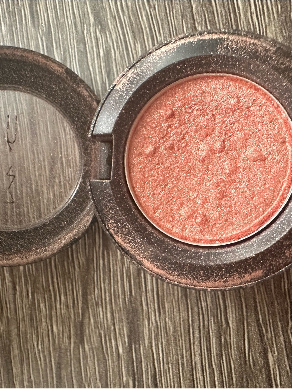 MAC Cosmetics Shimmering Coral-Peach Eyeshadow